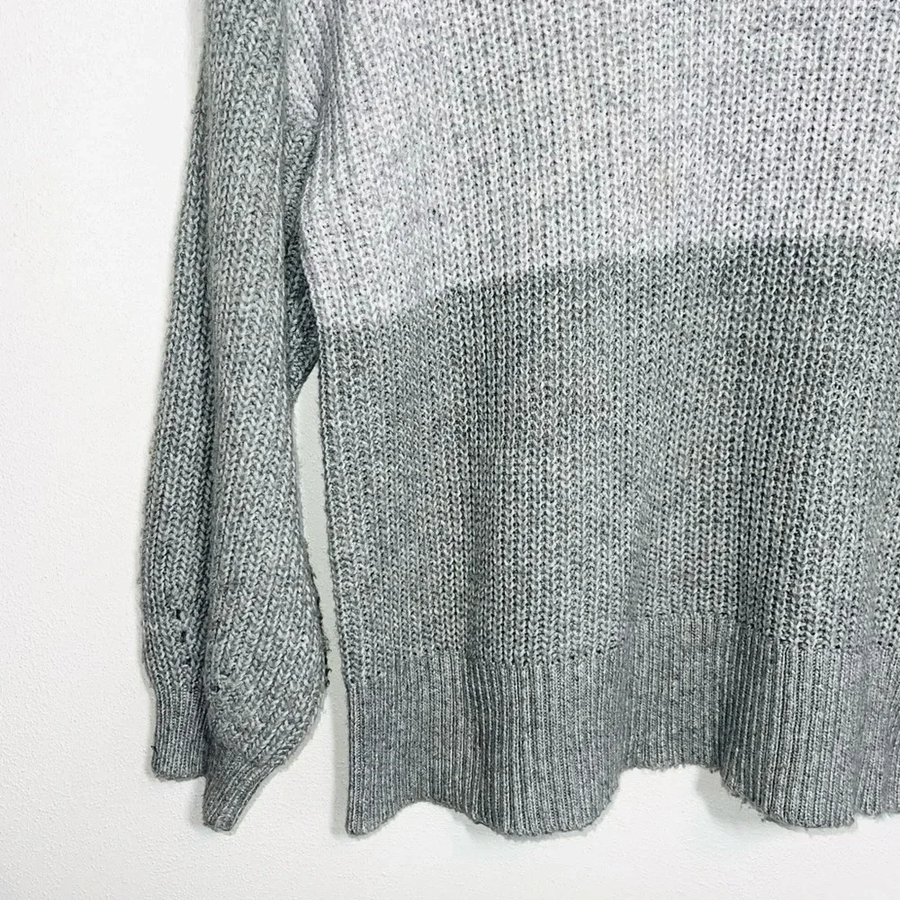 American Eagle Turtleneck Sweater Gray Color Block Pullover Comfy Medium Women’s